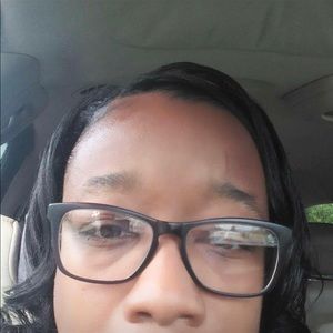 Meet your Posher, Monique